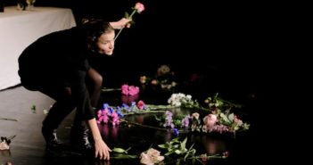 Avignon 2019 – Joie : n’attendons pas que la mort lui trouve du talent ! Avignon 2019 - Joie2